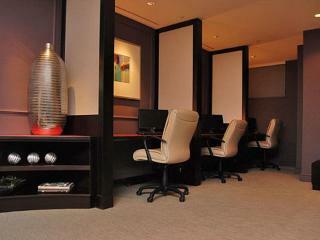 Hotel Global Luxury Suites At The White House