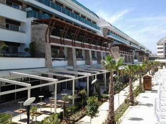 Hotel Crystal Waterworld Resort & Spa