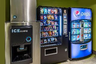 Hotel Super 8 By Wyndham Winnipeg West