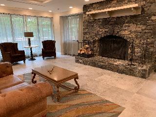 Hotel Crosswaters Resort