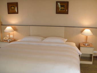 City Suites-jiaoxi Maple Leaves Hot Spring Hotel