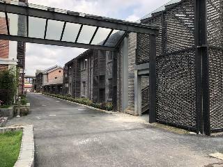 Lin Yin Holiday Hotel