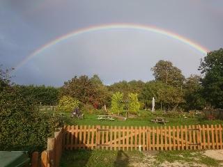 Hotel The Gate Hangs High