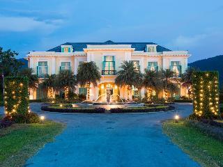 Chateau De Khaoyai Hotel Resort