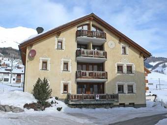 Apartamento Chesa Mezzaun Vuorcha