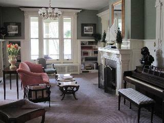 Hotel The Debary Inn