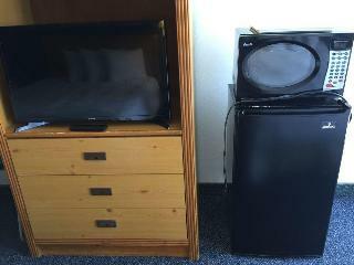 Hotel Bay Inn & Suites