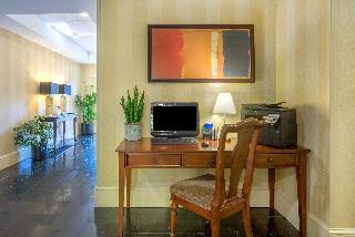 Hotel Holiday Inn Express And Suites Huntersville Birkda