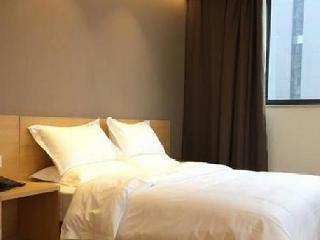 Hotel 7 Days Premium Xingyi Airport Branch