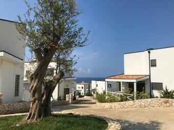 White Rocks - Spacious And Cute Apartment By The Sea