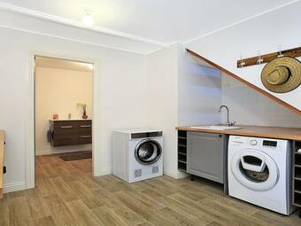 Duncraig House - Open Fireplace, Spa, Pet Friendly