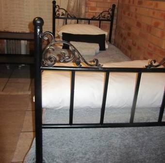 Hostal Eddies Self Catering Or B&B