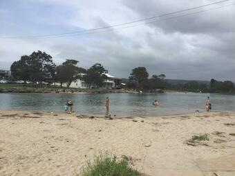 Discover Warilla - Bright And Airy Townhouse Near The Beach And Lake