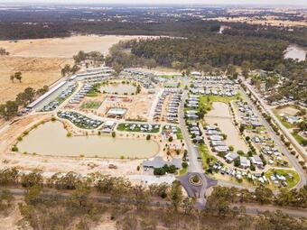 Hotel Moama Waters