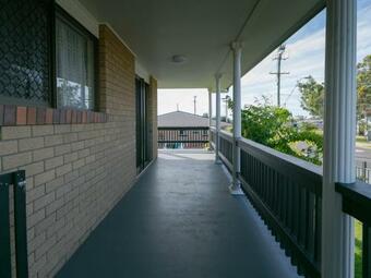 Comfy & Cosy (upstairs)