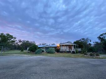 Bed & Breakfast Big Fella Wines & Accommodation