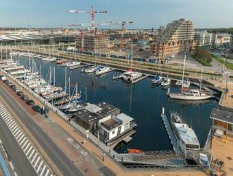 Houseboat By C-hotels Burlington