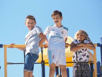 Neat Chalet With Microwave, Antwerp At 39 Km