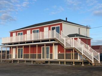 Motel Raleigh Rooms & Taylor's Crafts