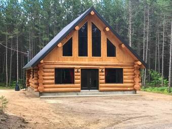 Chalet With 3 Bedrooms In Saint Alexis Des Monts With Wonderful Lake View Furnished Garden And Wifi 100 M From The Beach