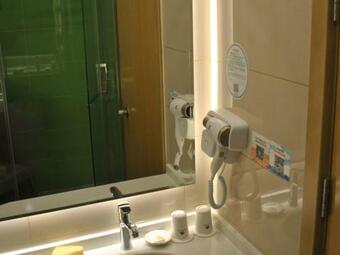 Greentree Heze Changcheng Road Tianhua E-commerce Logistics Park Express Hotel