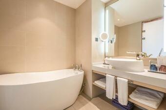 Lavande Hotel Qingdao Huangdao District Government World Expo City