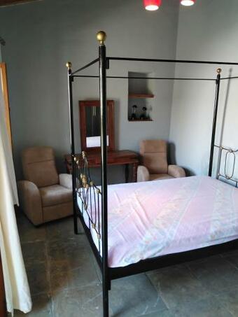 Da Vinci Stone House