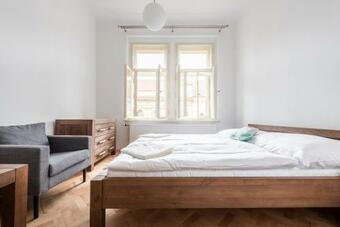 Hostal Great Place Near City Centre