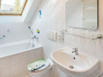 Cosy Apartment In Dresden With Swimming Pool