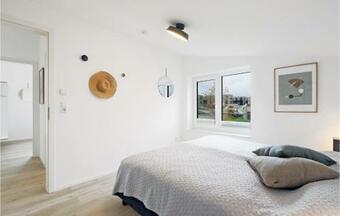 Awesome Home In Lembruch/d�mmer See W/ Indoor Swimming Pool, Sauna And 5 Bedrooms