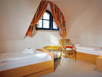 Lichtdurchflutetes Reetdachhaus