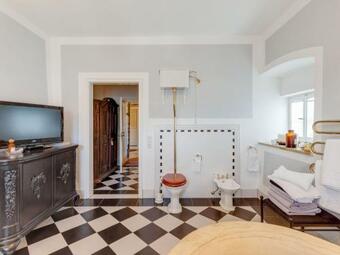 Apartamento Lavish Castle In Riedenburg With Garden Near Lake