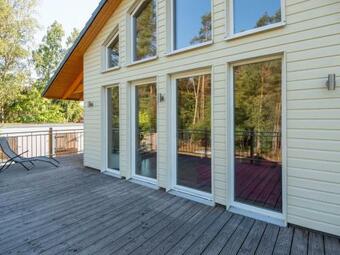 Tranquil Holiday Home In Winsen Near The River