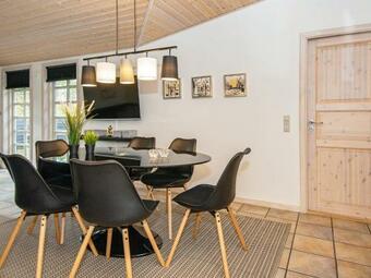 Three-bedroom Holiday Home In Oksb�l 21