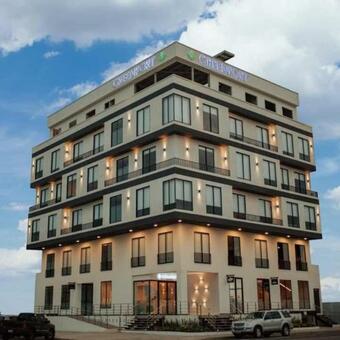 Greenport Hotel & Suites