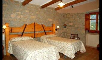 Agramunt Villa Sleeps 8 With Pool