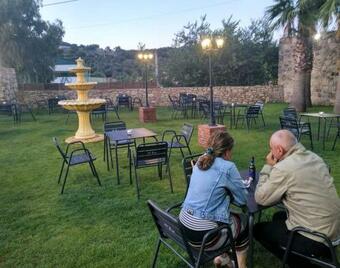 Hotel Castillo De Luna