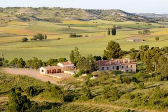 Baltanas Villa Sleeps 17 With Pool