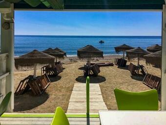 Private Villa With A Natural Stone Pool