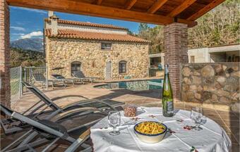 Four-bedroom Apartment In Riells I Viabrea