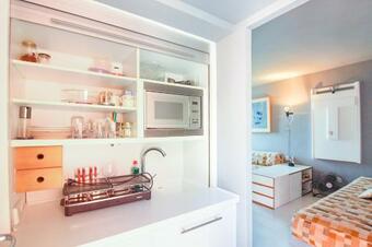 Apartamento Studio In The Red Wall Building By Ricardo Bofill - Muralla Roja