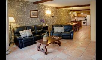 Capmany Apartment Sleeps 6 With Pool And Air Con