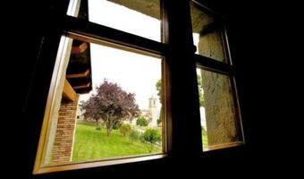 Santa Maria De Besora Villa Sleeps 8 With Pool