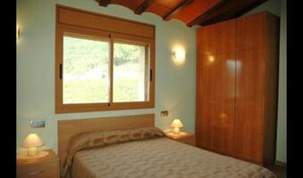 Ponts Villa Sleeps 8 With Pool And Air Con