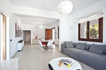 Beautiful 5 Star Villa With Private Pool, Ibiza Villa 1076