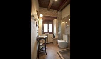 Solsona Villa Sleeps 15 With Pool