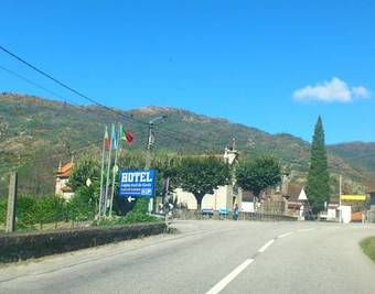 Hotel Lagoa Azul Do Geres