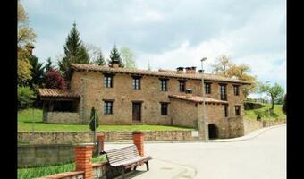 Villa In Sant Pau De Seguries Sleeps 8 With Pool