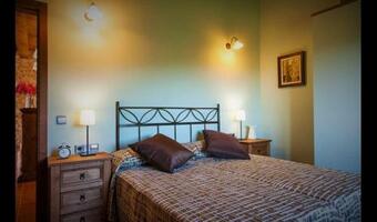 Montcortes Villa Sleeps 11 With Pool