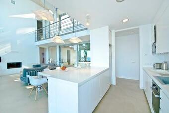 Stunning Architect Frontline Villa For 8 Guests